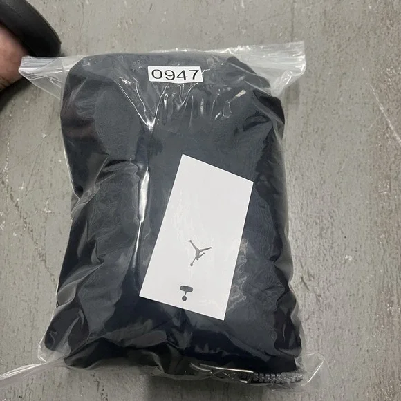 Nike Air Jordan Essentials Winter Vest Black FD8628-010 Men's Size M - Picture 7 of 8